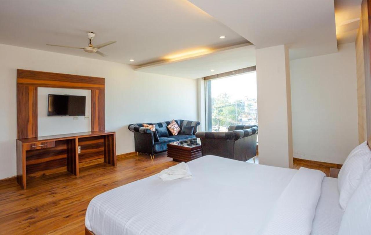 Hotel Doon Dehradun Eksteriør billede