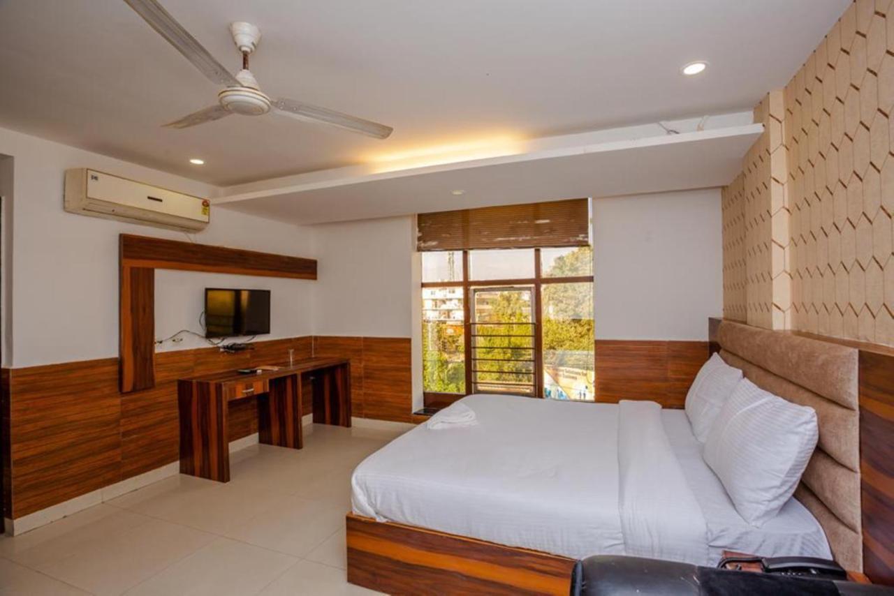 Hotel Doon Dehradun Eksteriør billede
